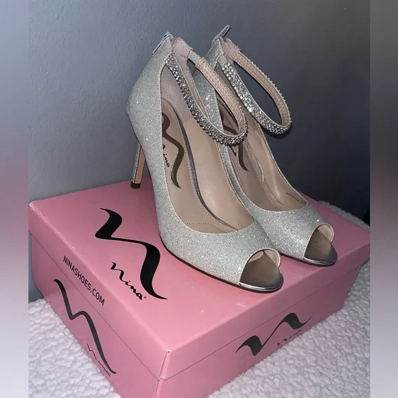 💎6.5 NINA BLING SHOWS💎 - Picture 3 of 14